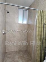 250 SW 4th St in Dania Beach, FL - Building Photo - Building Photo