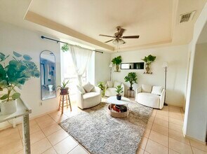 4707 Los Laureles Ln in Laredo, TX - Building Photo - Building Photo