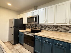 2123 S Rosemont Ave in Tucson, AZ - Building Photo - Building Photo