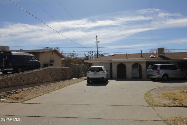 6937 Alto Rey Ave in El Paso, TX - Building Photo - Building Photo