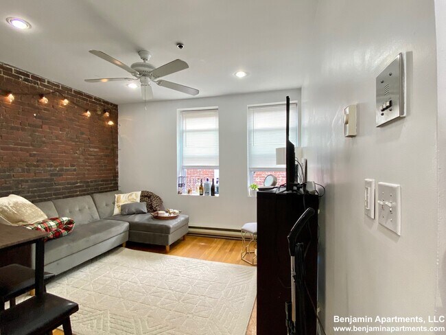15 Cleveland Pl, Unit 2