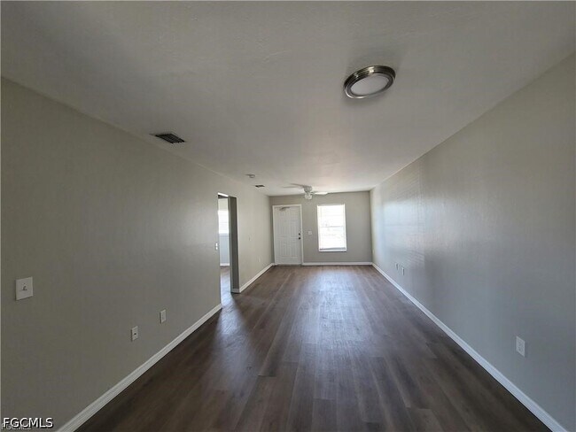 1904 Santa Barbara Blvd S