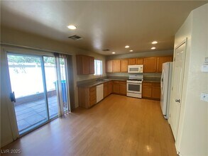 3945 Bayamon St in Las Vegas, NV - Building Photo - Building Photo