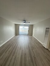 9905 S Broadway in Los Angeles, CA - Building Photo - Building Photo