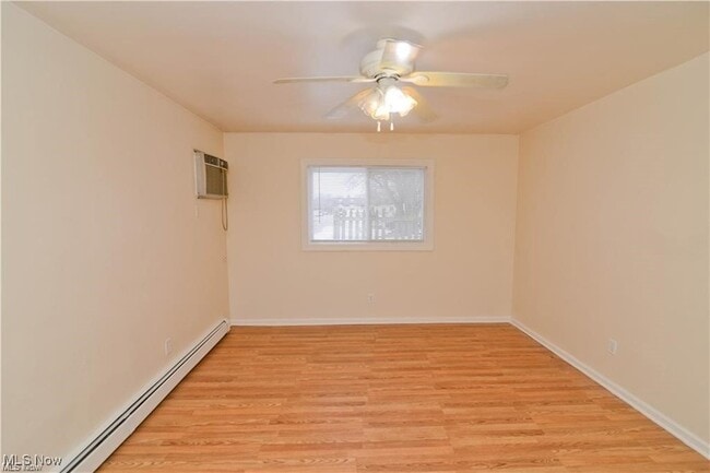 4498 Washington Square Dr in Youngstown, OH - Foto de edificio - Building Photo