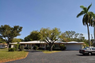 Stratford Gardens Apartments in Plantation, FL - Building Photo - Building Photo