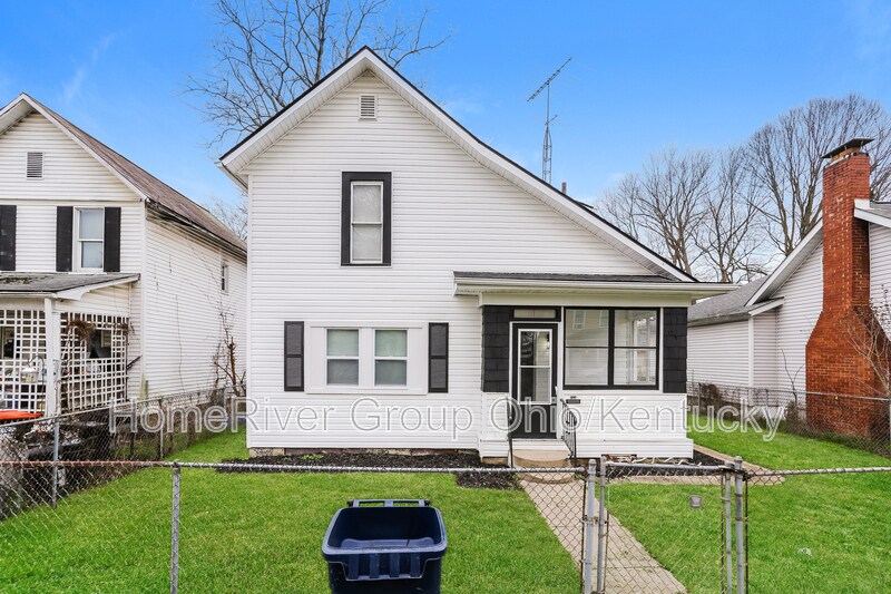 369 N 10th St in Newark, OH - Building Photo