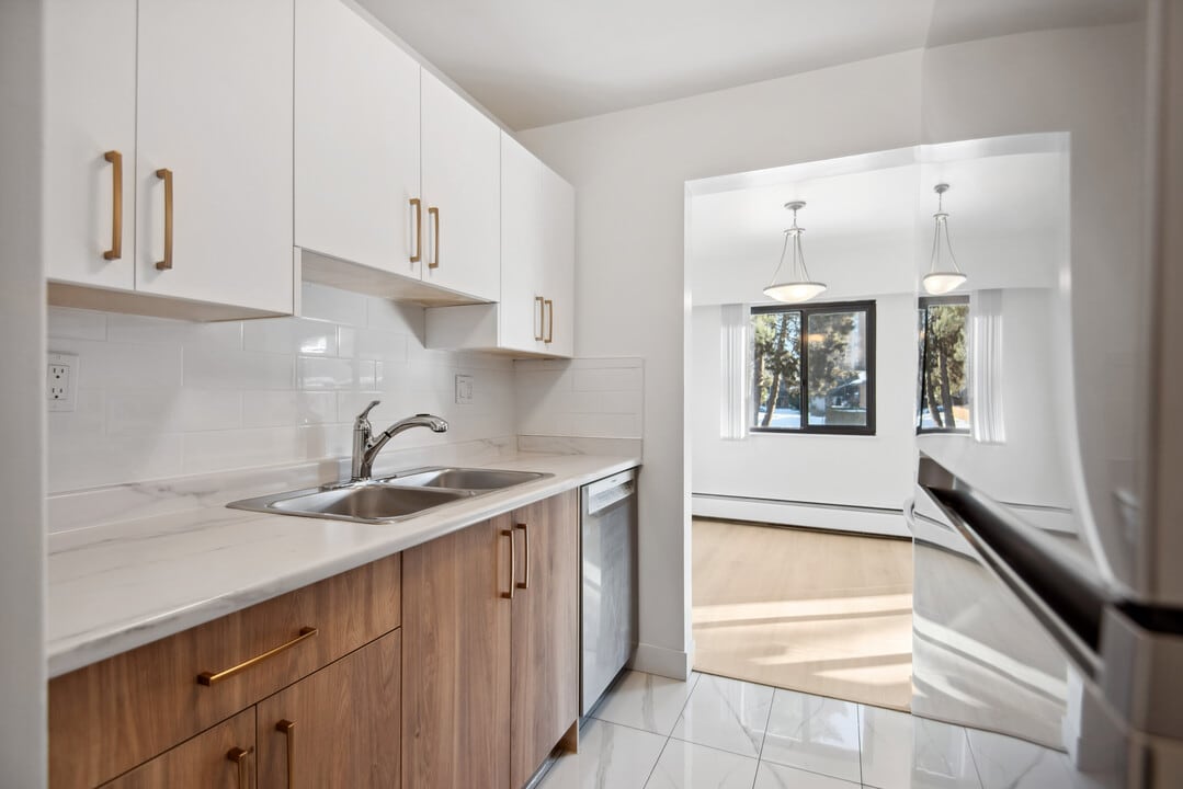 Langara Gardens in Vancouver, BC - Building Photo