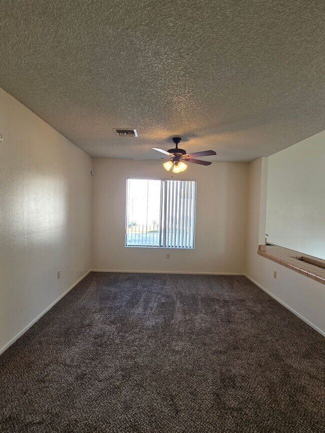 6901 Courtside Cir in Bakersfield, CA - Building Photo - Building Photo