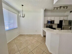 1000 Scotia Dr in Hypoluxo, FL - Foto de edificio - Building Photo