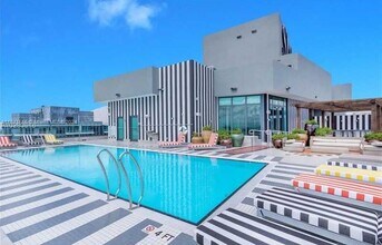 1300 S Miami Ave, Unit 1706 in Miami, FL - Building Photo - Building Photo