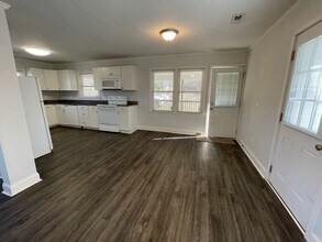 4527 S North Carolina 87 in Graham, NC - Building Photo - Building Photo