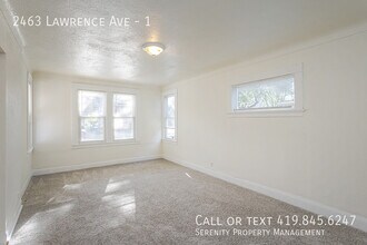 2463 Lawrence Ave in Toledo, OH - Building Photo - Building Photo