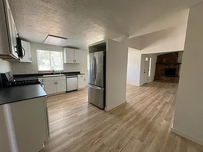 135 Kachina Dr in Sedona, AZ - Building Photo - Building Photo