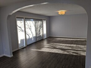 3570 Hickory Ave in Eugene, OR - Building Photo - Building Photo