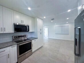 19001 Sterling Dr in Cutler Bay, FL - Building Photo - Building Photo