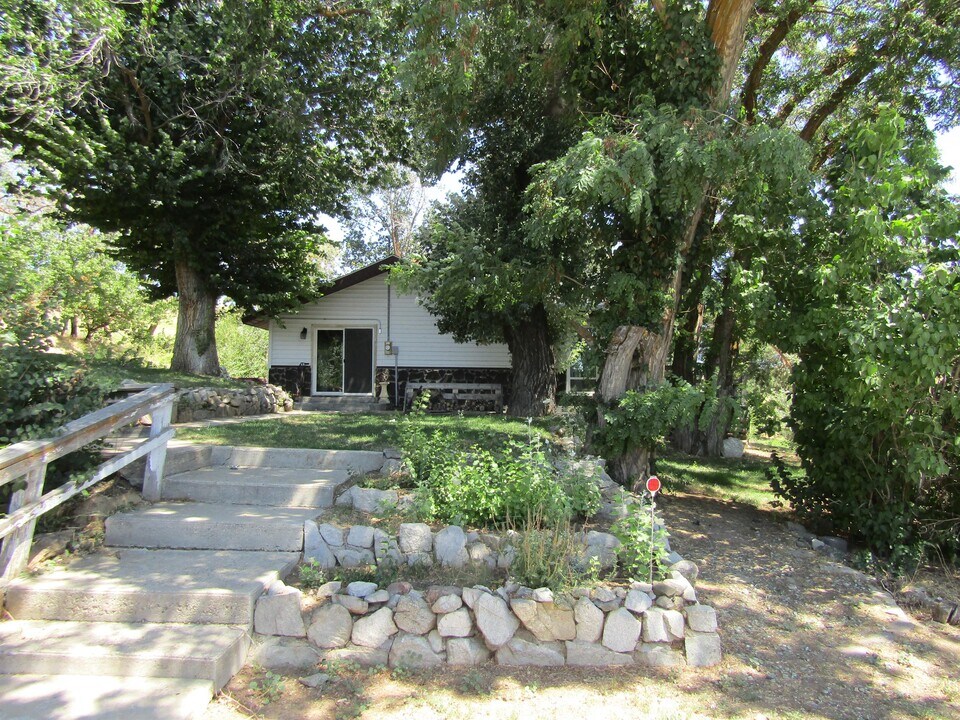 12096 ID-21 in Boise, ID - Building Photo