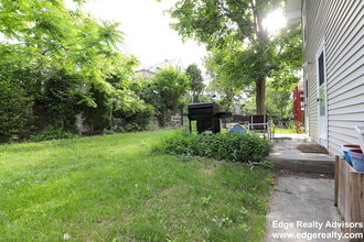118 Nonantum St, Unit 1 in Boston, MA - Foto de edificio - Building Photo