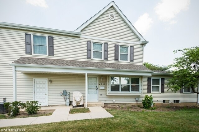 property at 2301 Knollwood Cir