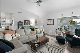 10030 Los Ranchitos Rd in Lakeside, CA - Building Photo - Building Photo