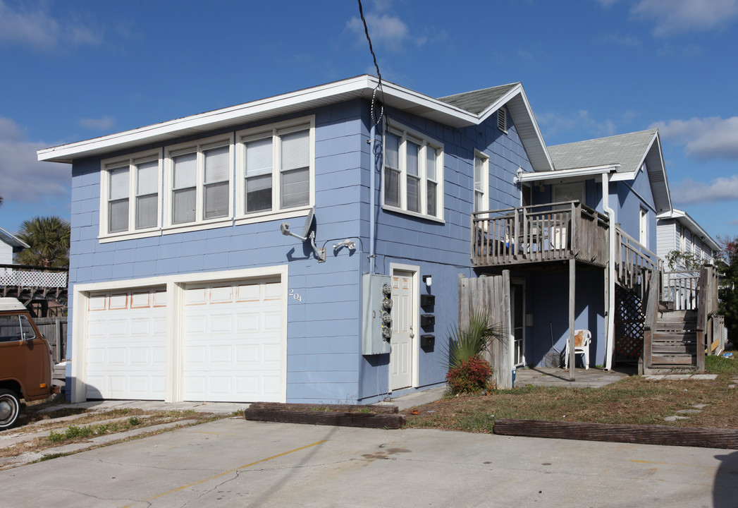 204 Davis St in Neptune Beach, FL - Foto de edificio