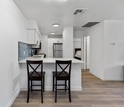 302 E Monte Vista Rd in Phoenix, AZ - Building Photo - Building Photo