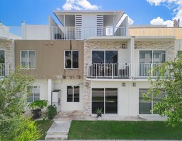 25888 SW 139th Path in Homestead, FL - Building Photo