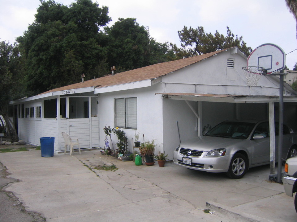 10539 Floralita Ave in Sunland, CA - Building Photo