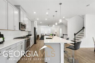 1526 Halstead Pl in Suwanee, GA - Building Photo - Building Photo