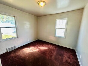8490 Ashton Ave in Detroit, MI - Building Photo - Building Photo