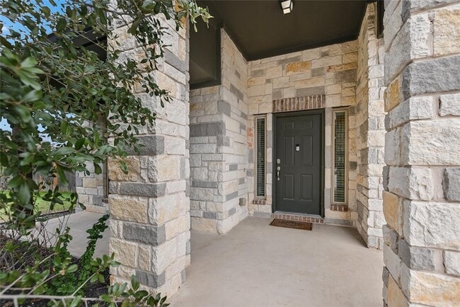 2005 Kates Cove in Manchaca, TX - Building Photo - Building Photo