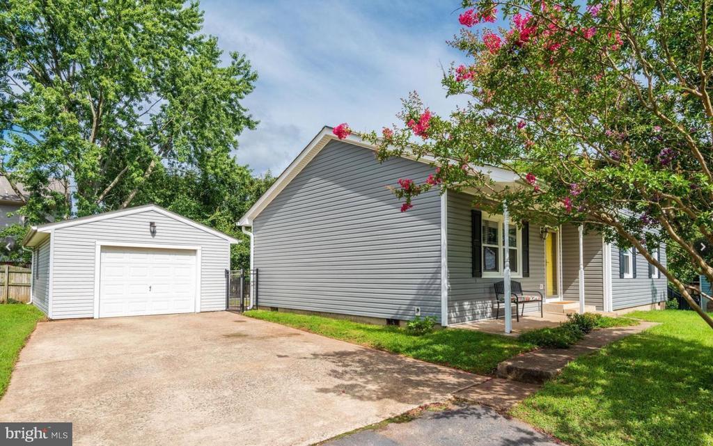 10121 Cheswick Ct in Manassas, VA - Building Photo