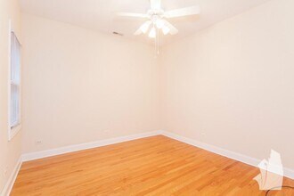 3829 N Southport Ave, Unit 2 in Chicago, IL - Foto de edificio - Building Photo