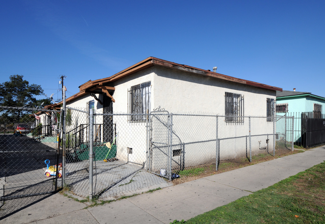 9625 S Hoover St in Los Angeles, CA - Building Photo