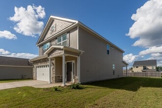 573 Schaver Lp in Aiken, SC - Foto de edificio - Building Photo