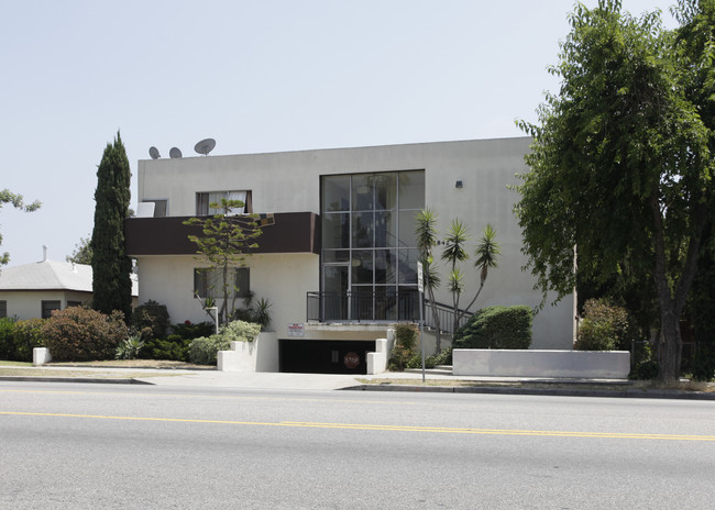 11842 Victory Blvd in North Hollywood, CA - Building Photo - Building Photo