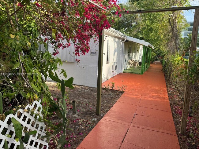 property at 2023 Taylor St