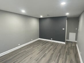 417 W Hickory St in Chicago Heights, IL - Building Photo - Building Photo