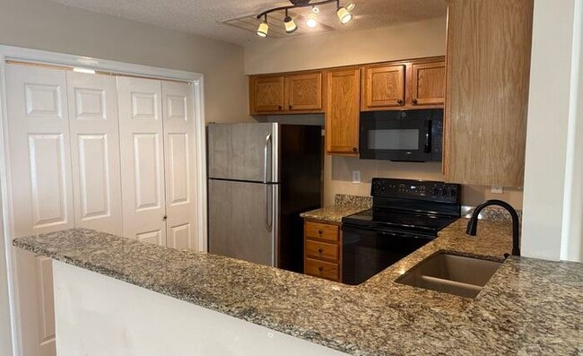 319 Waters Edge Ln in Madison, AL - Building Photo - Building Photo