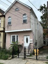 35 Stegman St in Jersey City, NJ - Building Photo