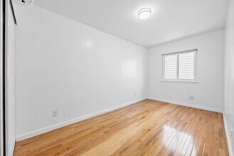 657 Evergreen Ave in Brooklyn, NY - Building Photo - Building Photo