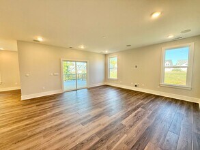 645 Silver Comet Dr in Knightdale, NC - Foto de edificio - Building Photo