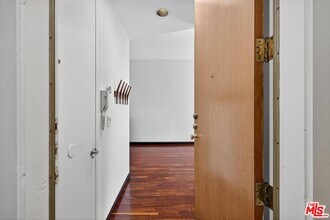 1653 Micheltorena St in Los Angeles, CA - Building Photo - Building Photo