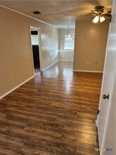 510 N Bauer St in Seguin, TX - Building Photo - Building Photo