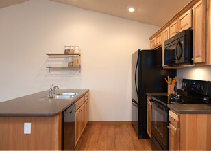 560 Lulu Ln in Roberts, WI - Building Photo - Building Photo
