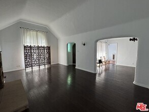 326 N La Jolla Ave in Los Angeles, CA - Building Photo - Building Photo