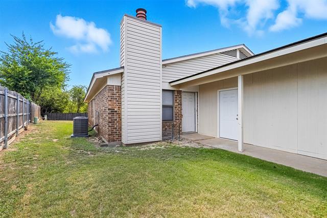 2735 Countryside Ln in Fort Worth, TX - Building Photo - Building Photo