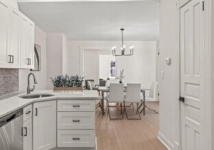 13 W Upsal St in Philadelphia, PA - Building Photo - Building Photo