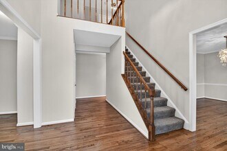 1302 Clayborne House Ct in McLean, VA - Building Photo - Building Photo