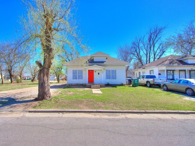 908 NW 95th St in Oklahoma City, OK - Building Photo - Building Photo